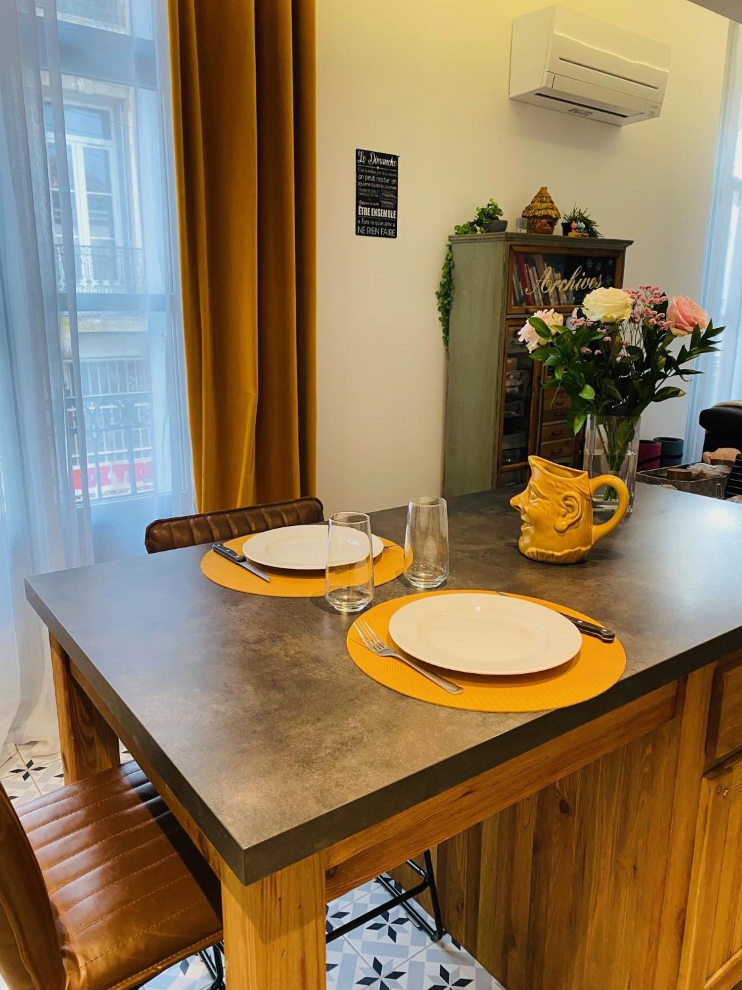Douillet Et Coquet Appartement Climatise - Parking Prive Gratuit - Centre Montpellier Eksteriør billede