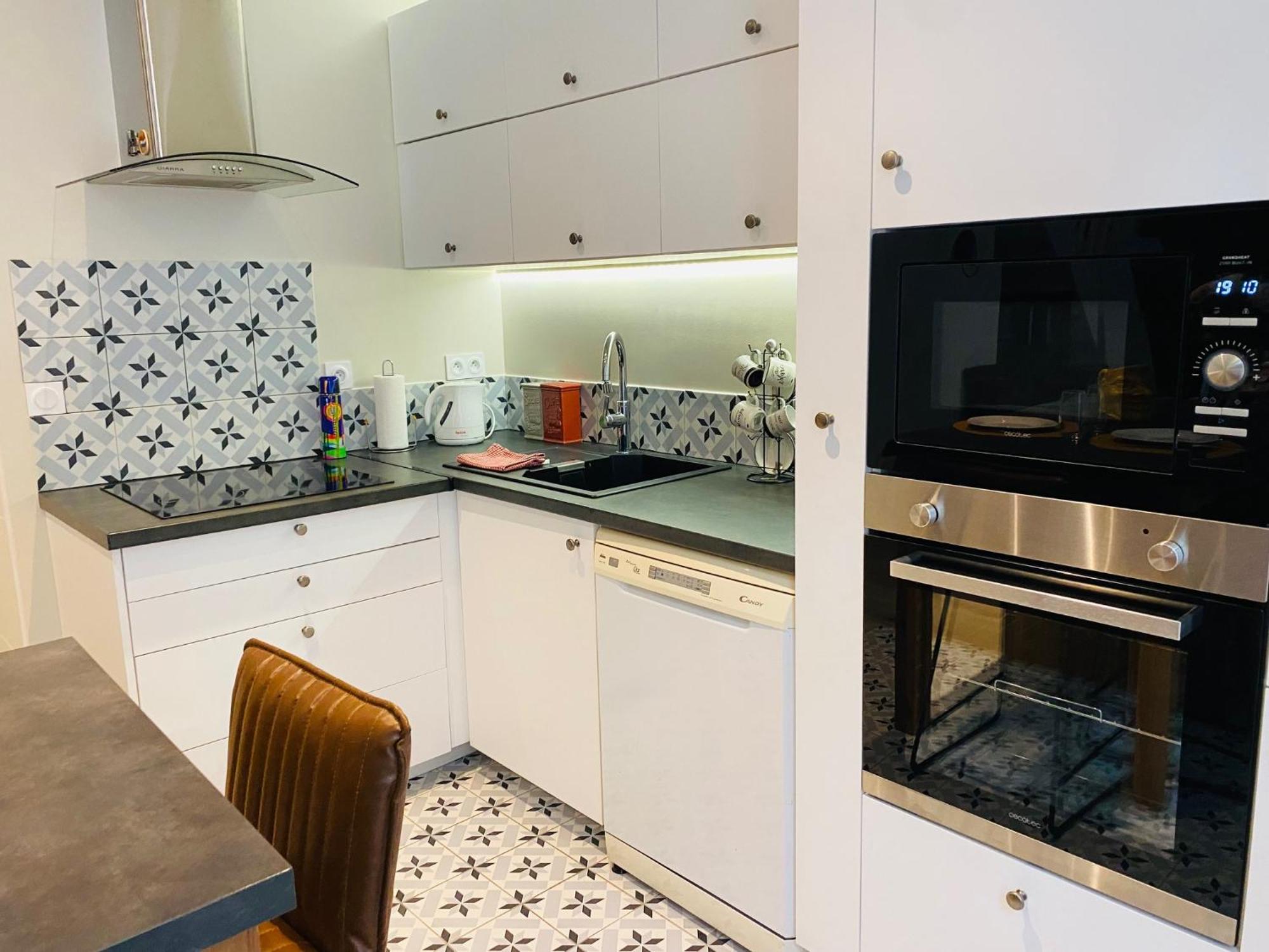 Douillet Et Coquet Appartement Climatise - Parking Prive Gratuit - Centre Montpellier Eksteriør billede